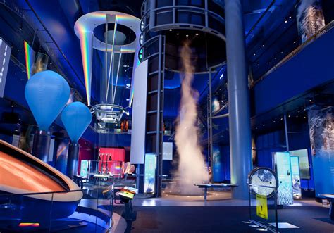  Il Museum of Science and Industry: Un Oasis di Curiosità e Divertimento Per Tutti!