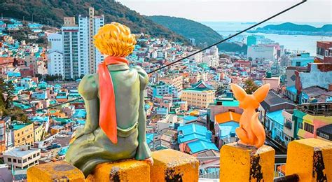 Il Gamcheon Culture Village: Un vivace labirinto di arte e storia a Busan!