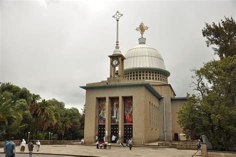 Il Monastero di Debre Libanos: Una Rozza Cittadella Spirituale nel Cuore dell'Etiopia!