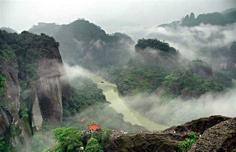  Il Ponte di Wuyi: Un capolavoro architettonico che sfida il tempo e la gravità!